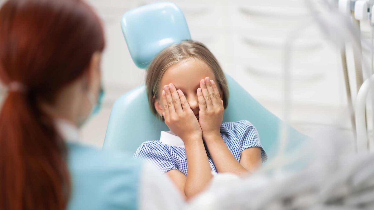 enfant avec hypersensibilité sensorielle chez le dentiste