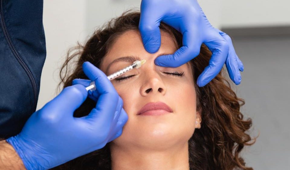 Botox chez le dentiste – injection de toxine botulique / Botox at the dentist – botulinum toxin injection